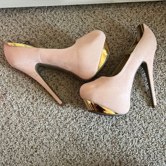Light Pink Heels  - Picture 7 of 12